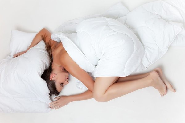 L'huile de CBD pour un sommeil réparateur : Conseils pour les femmes