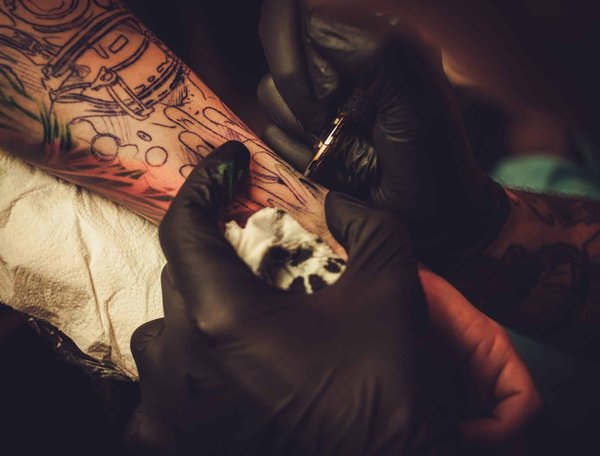 Pourquoi choisir le salon Black Hat Tattoo pour se faire tatouer ?