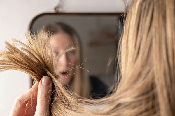 Comment prendre soin des cheveux abîmés ?