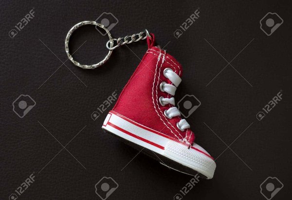 Pourquoi choisir les porte-clés sneakers ?