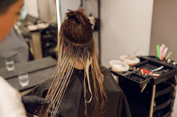 Votre coiffeur coloriste à Annecy : des résultats éclatants !